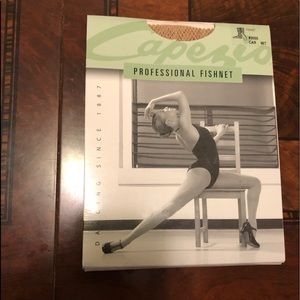 Capezio Professional Fishnet Tights, car, size M/T